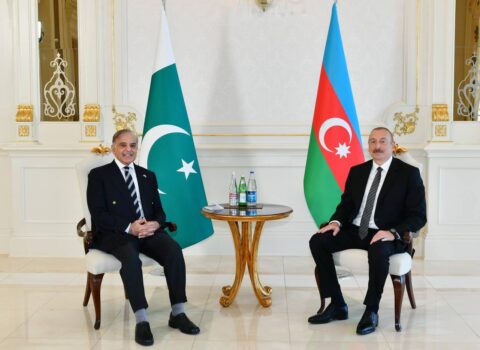 Prezident Şahbaz Şərifə məktub göndərdi
