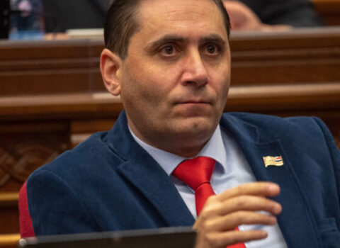 Bəziləri azərbaycanlıların niyə belə etdiyini başa düşmür” – Arman Abovyan