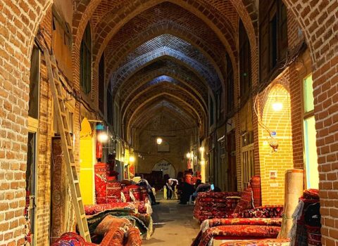 Təbrizin tarixi bazarında restoran və kafelər bağlandı 
