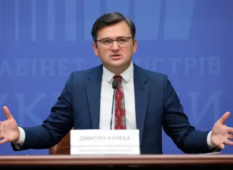 Kuleba: “Ukrayna ağ bayraq qaldırmayacaq”
