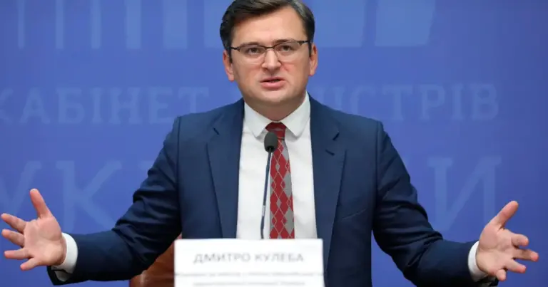 Kuleba: “Ukrayna ağ bayraq qaldırmayacaq” Kuleba: “Ukrayna ağ bayraq qaldırmayacaq”
