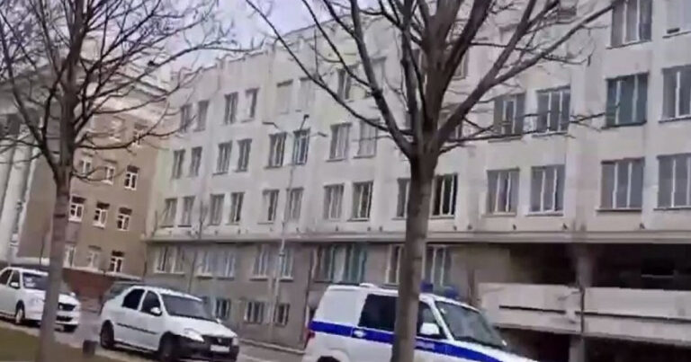 Seçki məntəqəsində partlayışı yaşlı qadın törətdi Seçki məntəqəsində partlayışı yaşlı qadın törətdi