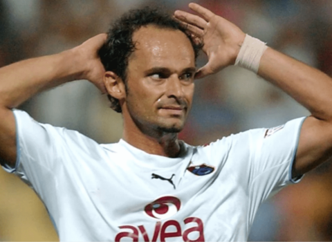 44 yaşlı futbolçu xəstəxanada ÖLDÜ – FOTO
