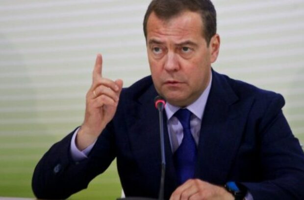 Medvedev Cənubi Koreyalıları ələ saldı – Gəlin popkorn yığaq