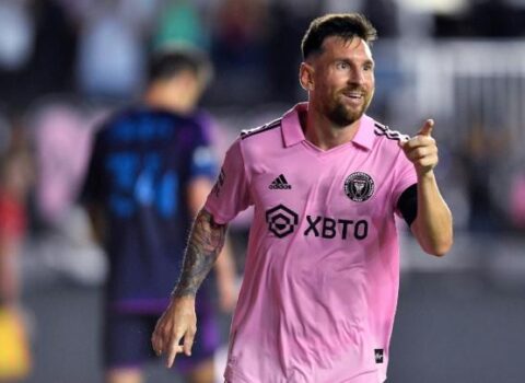 Messi bir oyunda iki qol vurdu