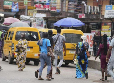 Nigeriyada 87 nəfər silahlı şəxslər tərəfindən qaçırıldı