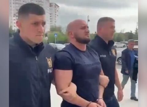 Qazinin çənəsini sındıran idmançı azadlıqda qaldı – FOTOLAR