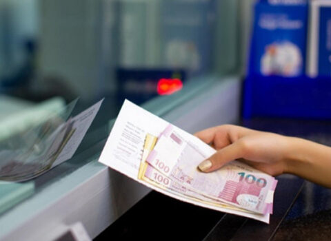 Əhalinin banklarda nə qədər əmanəti var?