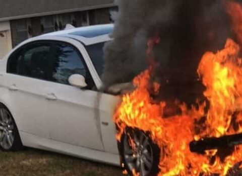 Bakıda “BMW” yandı