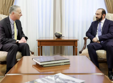 Lui Bono yenidən İrəvandadır