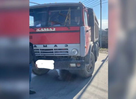 Sərxoş kişi “KamAZ”oğurladı, həbs edildi – VİDEO