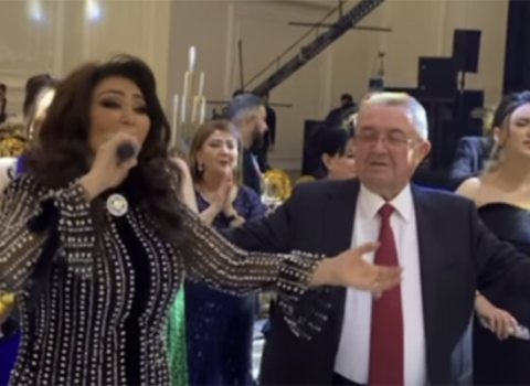 Nazpərinin ifasına Misir Mərdanov belə rəqs etdi – VİDEO