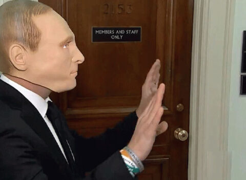 Baydenin impiçment dinləmələrinə Putin maskası ilə getdi – VİDEO