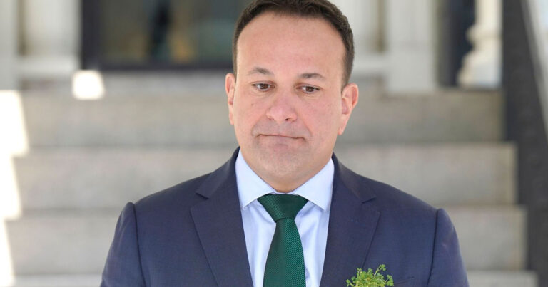 İrlandiyanın Baş naziri istefa verdi İrlandiyanın Baş naziri istefa verdi