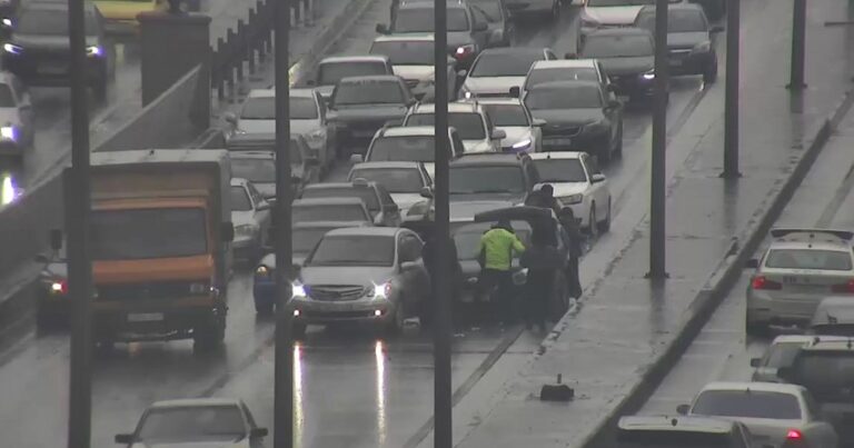 Paytaxtda 18 istiqamətdə tıxac var Paytaxtda 18 istiqamətdə tıxac var