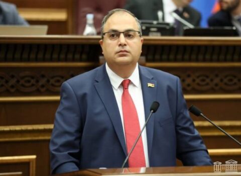 “Ermənistan kiçik addımlarla Azərbaycanla etimad mühiti yaratmağa çalışır” – Vladimir Vardanyan