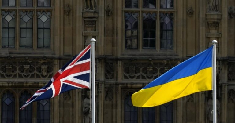 Britaniya və Ukrayna arasında hərbi SAZİŞ Britaniya və Ukrayna arasında hərbi SAZİŞ