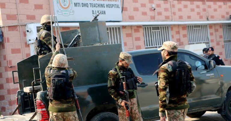 Pakistanda silahlı hücum nəticəsində 11 nəfər öldü Pakistanda silahlı hücum nəticəsində 11 nəfər öldü