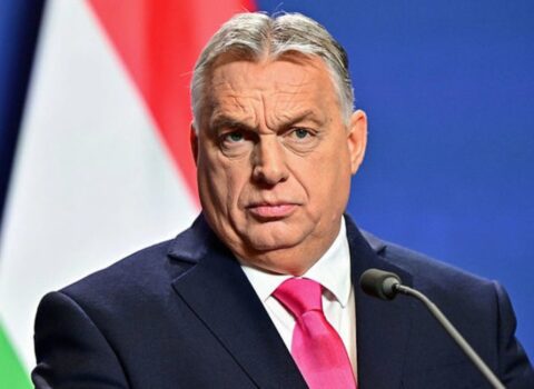 Orban yenə Aİ rəhbərliyini istefaya çağırdı