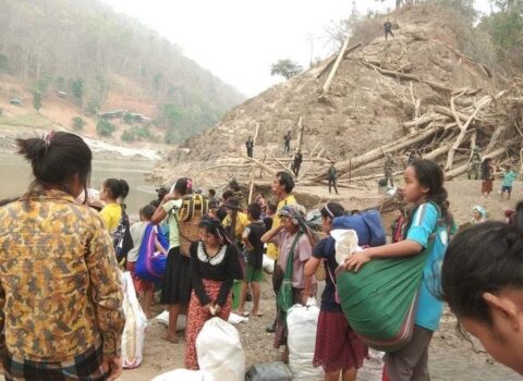 Myanmada toqquşmalar – Əhali Tailanda köçür