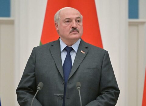 Lukaşenko: Belarusu müharibədən qorumaq üçün hər şeyi edirik