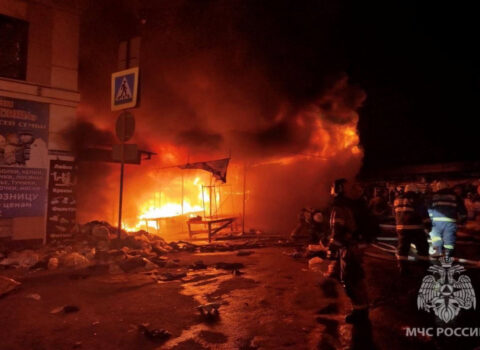 Həştərxanda bazar yandı, 100 nəfər təxliyə edildi