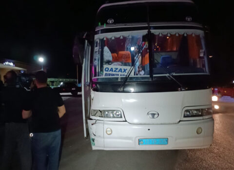 Tovuzda sərnişin avtobusu piyadanı vurdu