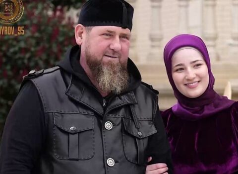 Kadırovun 19 yaşlı qızı medalla təltif edilib