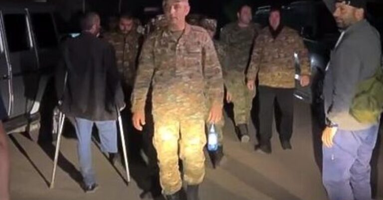 Ermənistanda aksiyaçılara qumbara atdılar – Yaralılar var / VİDEO
