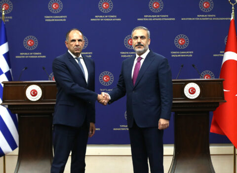 Hakan Fidan yunan həmkarı ilə görüşdü