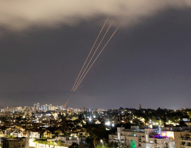 İsrail Suriyanın şimalını bombalayıb