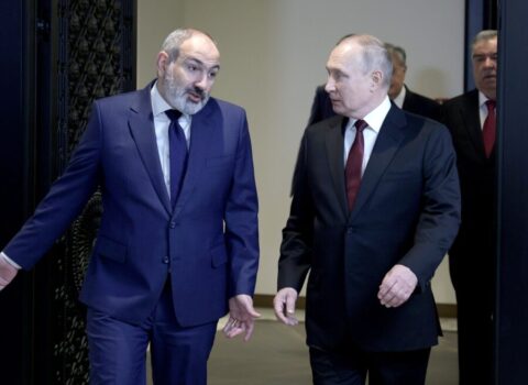 Putin Paşinyana yerini göstərdi – VİDEO