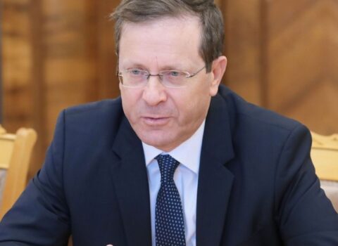 İsrail Prezidenti könüllülərin ölümünə görə üzr istədi