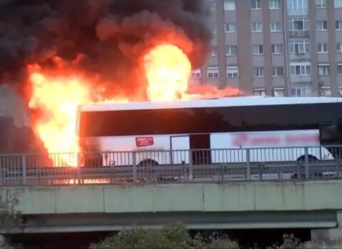 İki avtobus qəfildən yandı – ANBAAN VİDEO