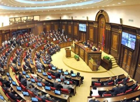 Koçaryan, Ohanyan və… – Ermənistan parlamentinin qapalı iclasına daha kimlər buraxılmadı?