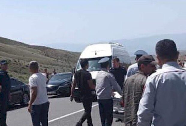 Ermənistanı etiraz aksiyaları bürüyür – İrana gedən yol bağlandı
