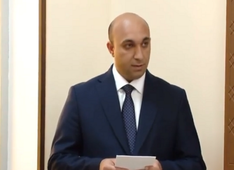 Eks-nazir və şöbə rəisinin məhkəməsi başladı