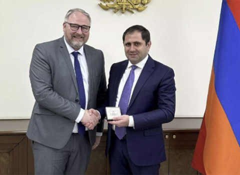 Ermənistan Fransa ilə müdafiə sahəsində əməkdaşlığı müzakirə edib
