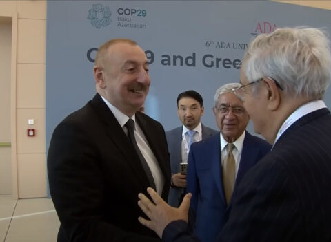 İlham Əliyevin forum iştirakçıları ilə səmimi söhbəti – Video