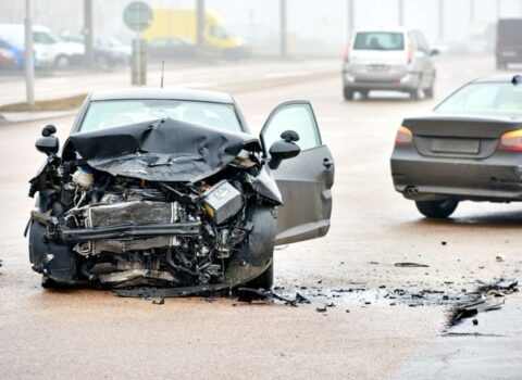 Qaxda minik avtomobilləri toqquşdu