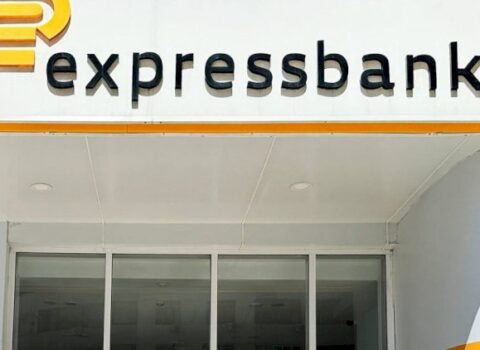 Azərbaycanda daha bir bank “batır”: “Expressbank”dan 25 milyon depozit geri çəkilib