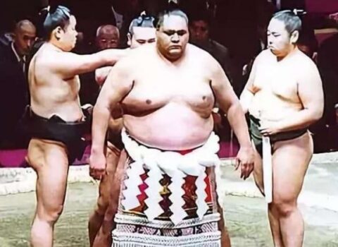 Sumo döyüşçüsü Akebono Taro vəfat etdi
