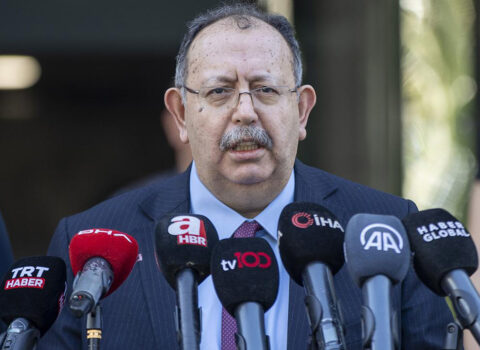 CHP 35, AKP 24 şəhərdə qalib gəlib