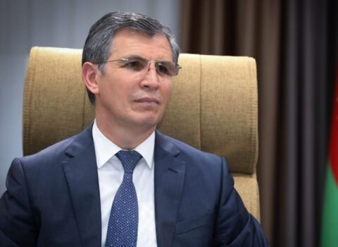 Zahid Oruc “qaş düzəltmək əvəzinə göz çıxarır” – Anlaşılmaz natiqin anlaşılmaz fikirləri