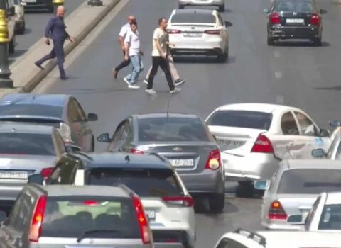 Bakı dairəvi yolunda qəza oldu, sıxlıq yarandı