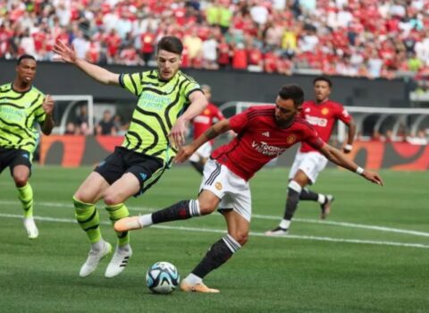 “Arsenal” yenidən zirvəyə yüksəldi