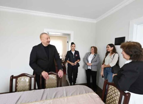 Xocalı sakini Prezidentlə xanımını evinə dəvət etdi – Maraqlı dialoq