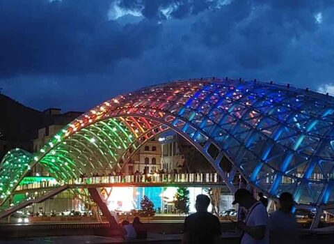 Tiflis qülləsi bayrağımızın rəngləri ilə işıqlandırıldı – FOTO