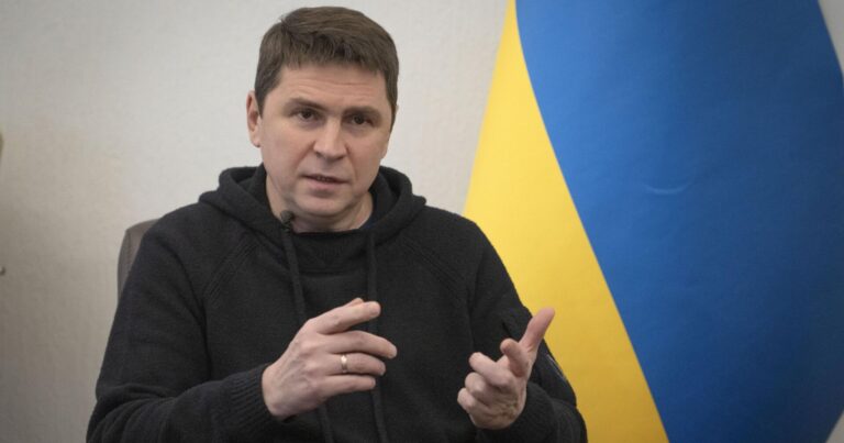 Ukrayna rəsmisi Putinin andiçmə mərasimini əla saldı