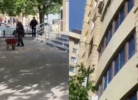 Təmirli binadan qopan beton parçaları yola düşdü – VİDEO